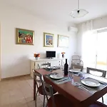 Casa vacanze Casa Rossella Spacious With Terrace, Near The Sea *