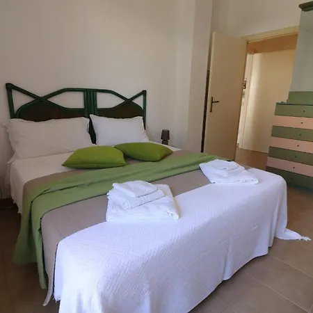 Сasa de vacaciones Casa Rossella Spacious With Terrace, Near The Sea *
