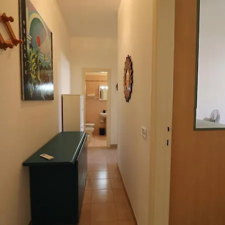 Сasa de vacaciones Casa Rossella Spacious With Terrace, Near The Sea *