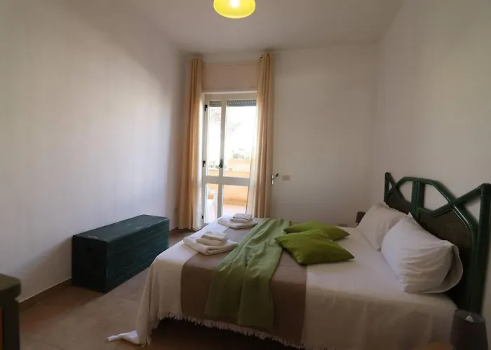 Feriehus Casa Rossella Spacious With Terrace, Near The Sea *