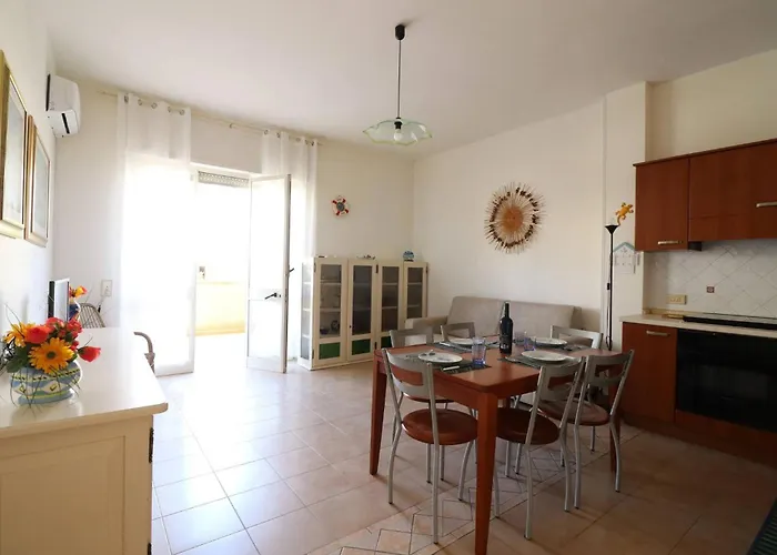 Casa Rossella Spacious With Terrace, Near The Sea Tatil Evi